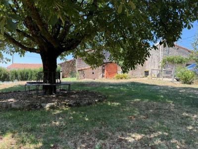 For sale 3 rooms 64 m2 Charente (16350) photo 3