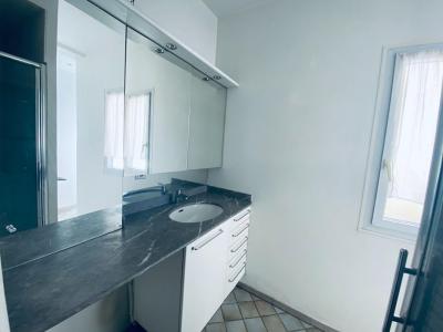 Louer Appartement Paris-17eme-arrondissement 1069 euros
