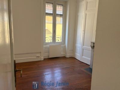 Louer Appartement Lyon-9eme-arrondissement 885 euros