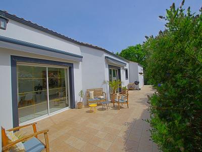 For sale CENTRE BOURG 6 rooms 152 m2 Vendee (85150) photo 0