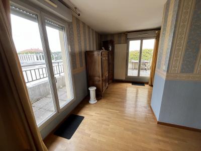 For sale HENON 4 rooms 93 m2 Rhone (69004) photo 0