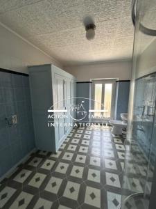 For sale Saint-martin-de-crau 6 rooms 159 m2 Bouches du Rhone (13310) photo 3