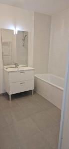 Louer Appartement Saint-jean-de-la-ruelle 769 euros