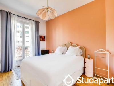 Louer Appartement 123 m2 Paris-18eme-arrondissement