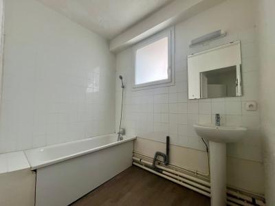 For sale Gardanne 3 rooms 77 m2 Bouches du Rhone (13120) photo 4