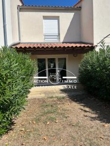 For sale Saint-martin-de-crau 4 rooms 74 m2 Bouches du Rhone (13310) photo 0