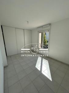 For sale Saint-martin-de-crau 4 rooms 74 m2 Bouches du Rhone (13310) photo 4