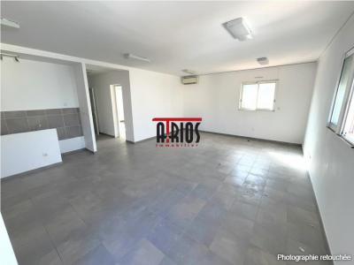 For rent Crau 80 m2 Var (83260) photo 0
