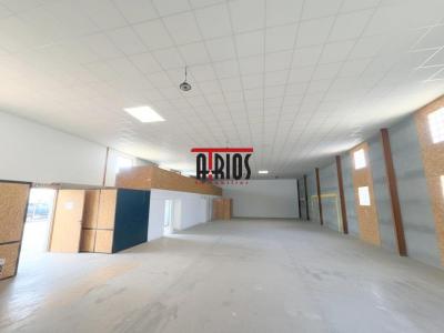 Annonce Location Commerce Hyeres 83
