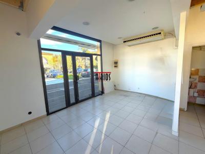 Louer Local commercial 61 m2 Ollioules