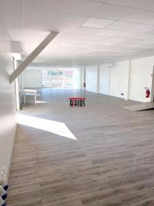 Louer Local commercial Garde 37080 euros