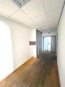 Louer Bureau 140 m2 Garde