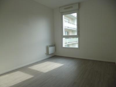Louer Appartement Courdimanche 1073 euros