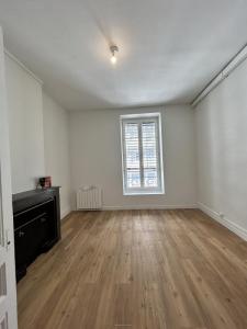 For rent Lyon-2eme-arrondissement 2 rooms 60 m2 Rhone (69002) photo 0