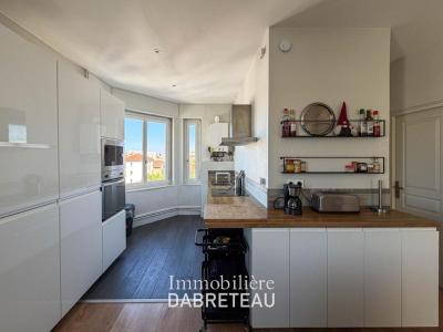 Louer Appartement 101 m2 Lyon-8eme-arrondissement