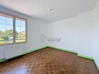 Louer Maison Saint-leonard-de-noblat 690 euros