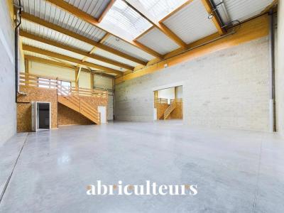 Louer Bureau 720 m2 Gellainville