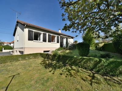 For sale CHOLET LA BAUMI�RE 5 rooms 122 m2 Maine et loire (49300) photo 0