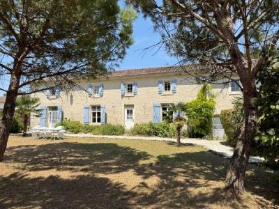 For sale 8 rooms 213 m2 Charente (16240) photo 0