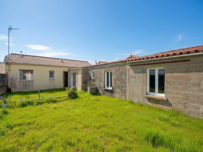 For sale YLIUM 4 rooms 80 m2 Vendee (85340) photo 0
