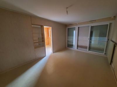 For sale Nantes 4 rooms 78 m2 Loire atlantique (44100) photo 2