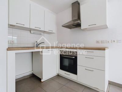 For rent Madeleine 3 rooms 59 m2 Nord (59110) photo 1