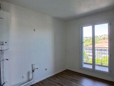 For sale Marseille-11eme-arrondissement 3 rooms 68 m2 Bouches du Rhone (13011) photo 2