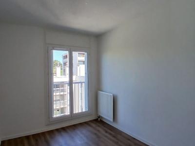 For sale Marseille-11eme-arrondissement 3 rooms 68 m2 Bouches du Rhone (13011) photo 4