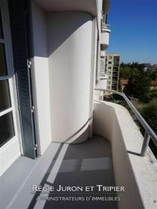 Louer Appartement Lyon-3eme-arrondissement 913 euros