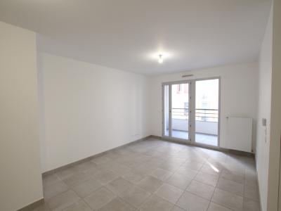 For rent Villeurbanne 3 rooms 62 m2 Rhone (69100) photo 0