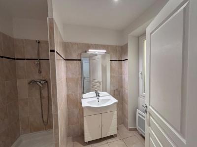 For rent Marseille-1er-arrondissement 2 rooms 55 m2 Bouches du Rhone (13001) photo 4