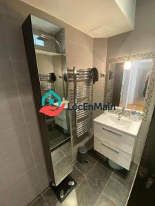 For rent Levallois-perret 2 rooms 40 m2 Hauts de Seine (92300) photo 4