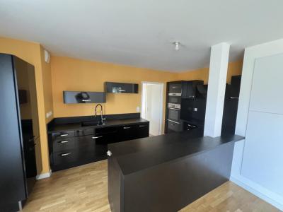 For rent Nantes 4 rooms 98 m2 Loire atlantique (44200) photo 3
