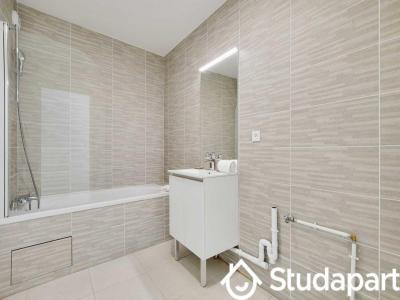 For rent Suresnes 2 rooms 52 m2 Hauts de Seine (92150) photo 4