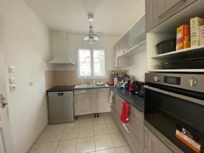 For sale CENTRE BOURG 3 rooms 63 m2 Vendee (85150) photo 3