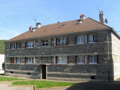 Louer Appartement Bogny-sur-meuse 386 euros