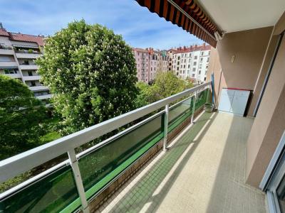 For sale Lyon-7eme-arrondissement 3 rooms 75 m2 Rhone (69007) photo 2
