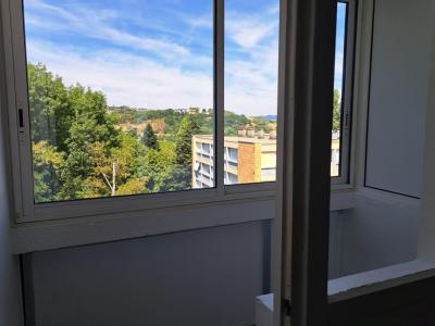 Louer Appartement 45 m2 Saint-etienne