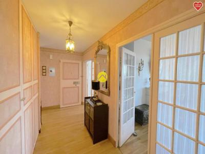 For sale Bourges 6 rooms 182 m2 Cher (18000) photo 3