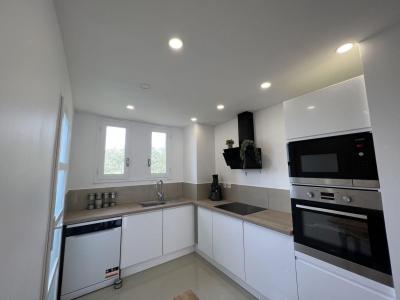 For rent PRES D'ARENES 4 rooms 66 m2 Herault (34070) photo 2