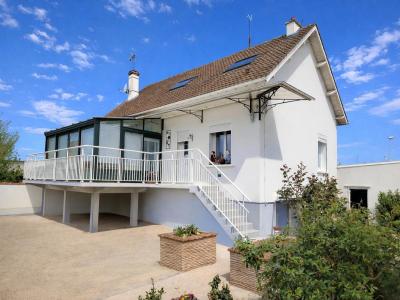 For sale Chartres 7 rooms 213 m2 Eure et loir (28000) photo 0