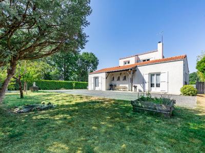 For sale Bernardiere 5 rooms 121 m2 Vendee (85610) photo 3