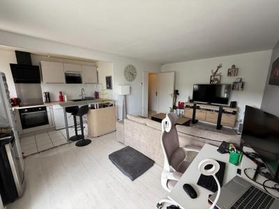 For sale Elancourt 2 rooms 45 m2 Yvelines (78990) photo 2