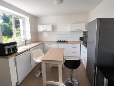 For sale Landeleau 4 rooms 69 m2 Finistere (29530) photo 2