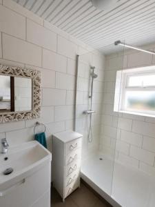 For sale Landeleau 4 rooms 69 m2 Finistere (29530) photo 4