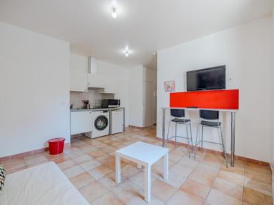 For rent Marseille-11eme-arrondissement 2 rooms 28 m2 Bouches du Rhone (13011) photo 2