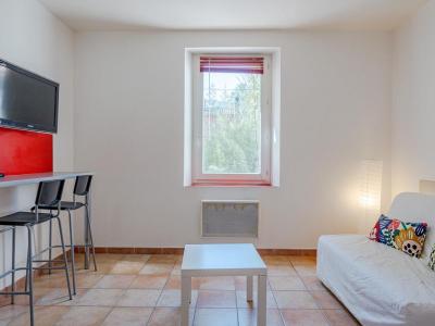 For rent Marseille-11eme-arrondissement 2 rooms 28 m2 Bouches du Rhone (13011) photo 3