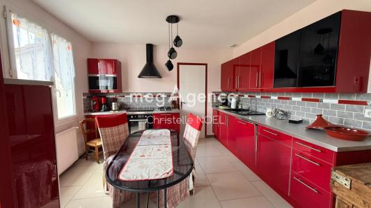 For sale Lucon 4 rooms 101 m2 Vendee (85400) photo 1