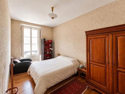 For sale PLACE ROYALE 4 rooms 103 m2 Pyrenees atlantiques (64000) photo 3