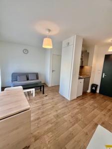 For rent PROXIMIT� �COLE SUP�RIEUR 1 room 21 m2 Aube (10000) photo 0